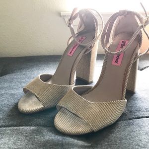 Gold peep toe chunky heels sandals